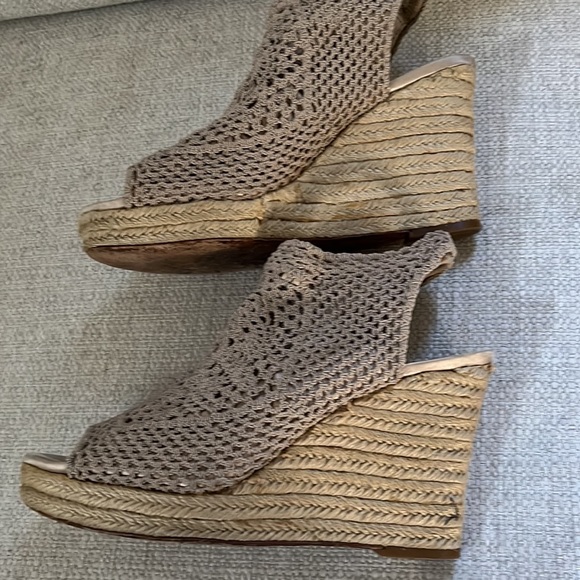 VC signature woven wedge peep toe - Picture 4 of 9